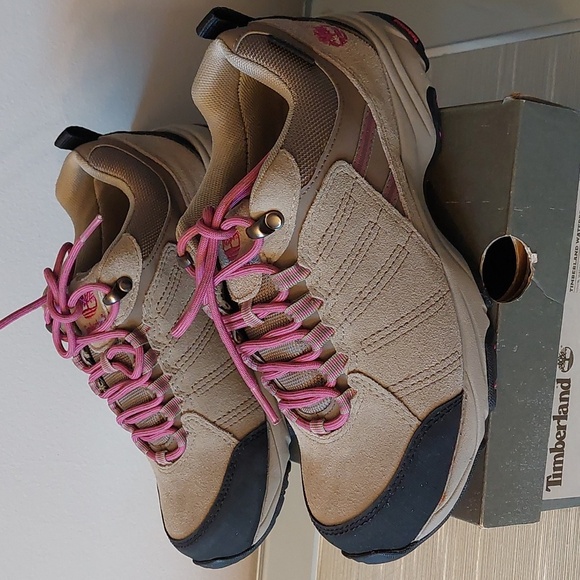 Shoes - Picture 6 of 7